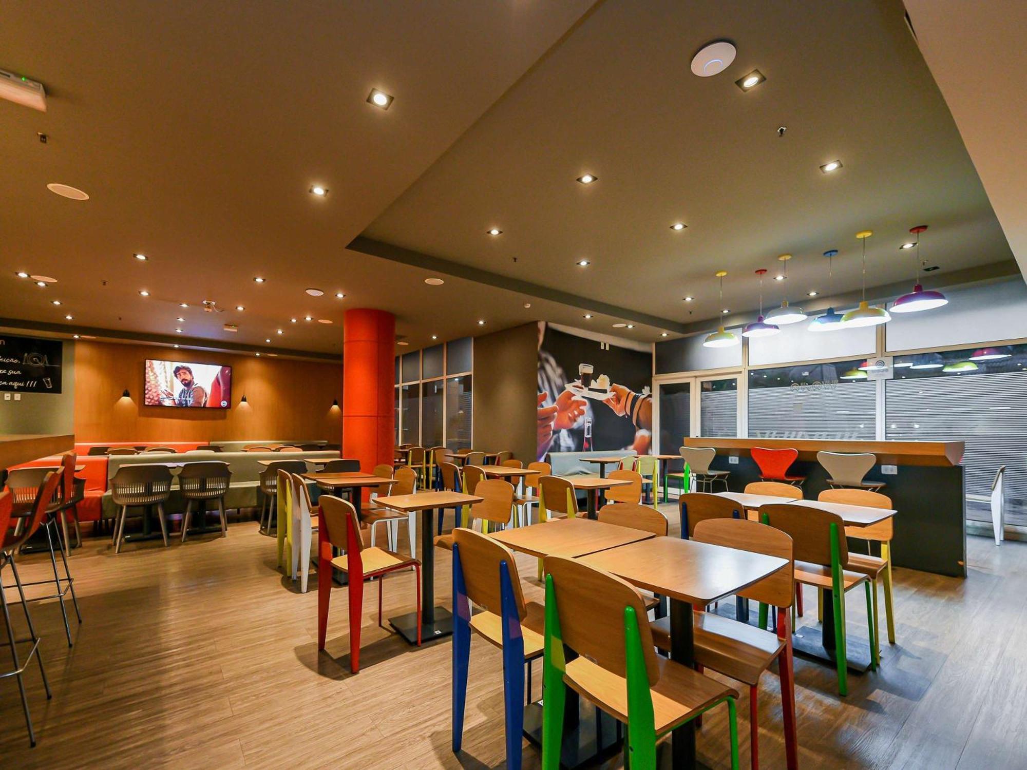 Ibis Aeroporto Hotel 3*