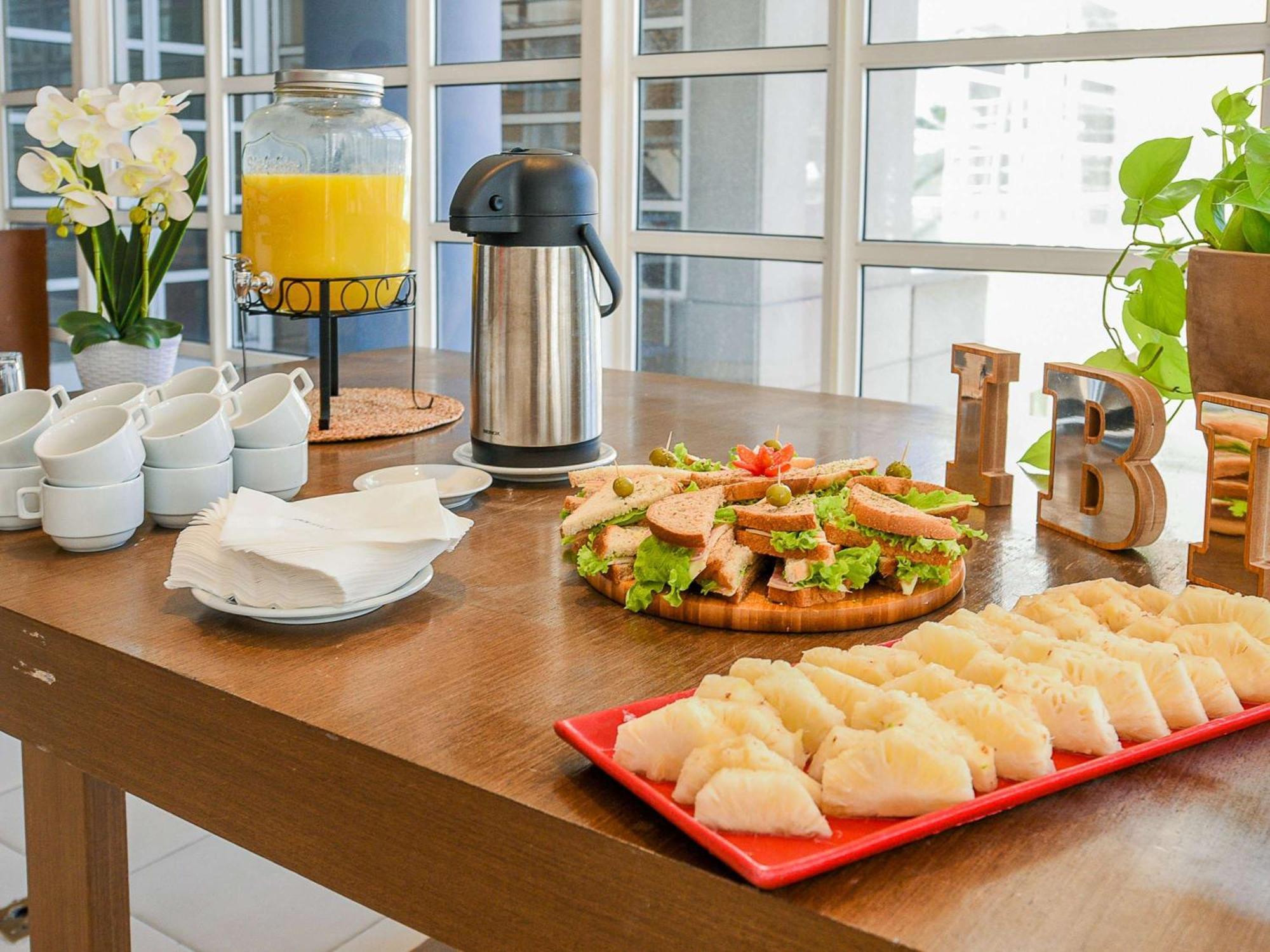 Ibis Aeroporto Hotel 3*